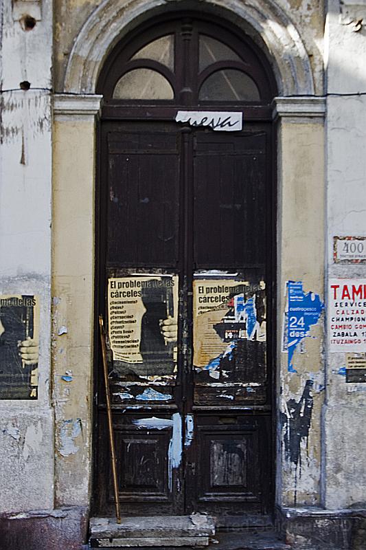 20071206_075715  D2X 1667x4000 v2.jpg - Doorway, Montevideo, Uraguay.  Parts of the central city have this character, namely of a once grand place that has deteriorated